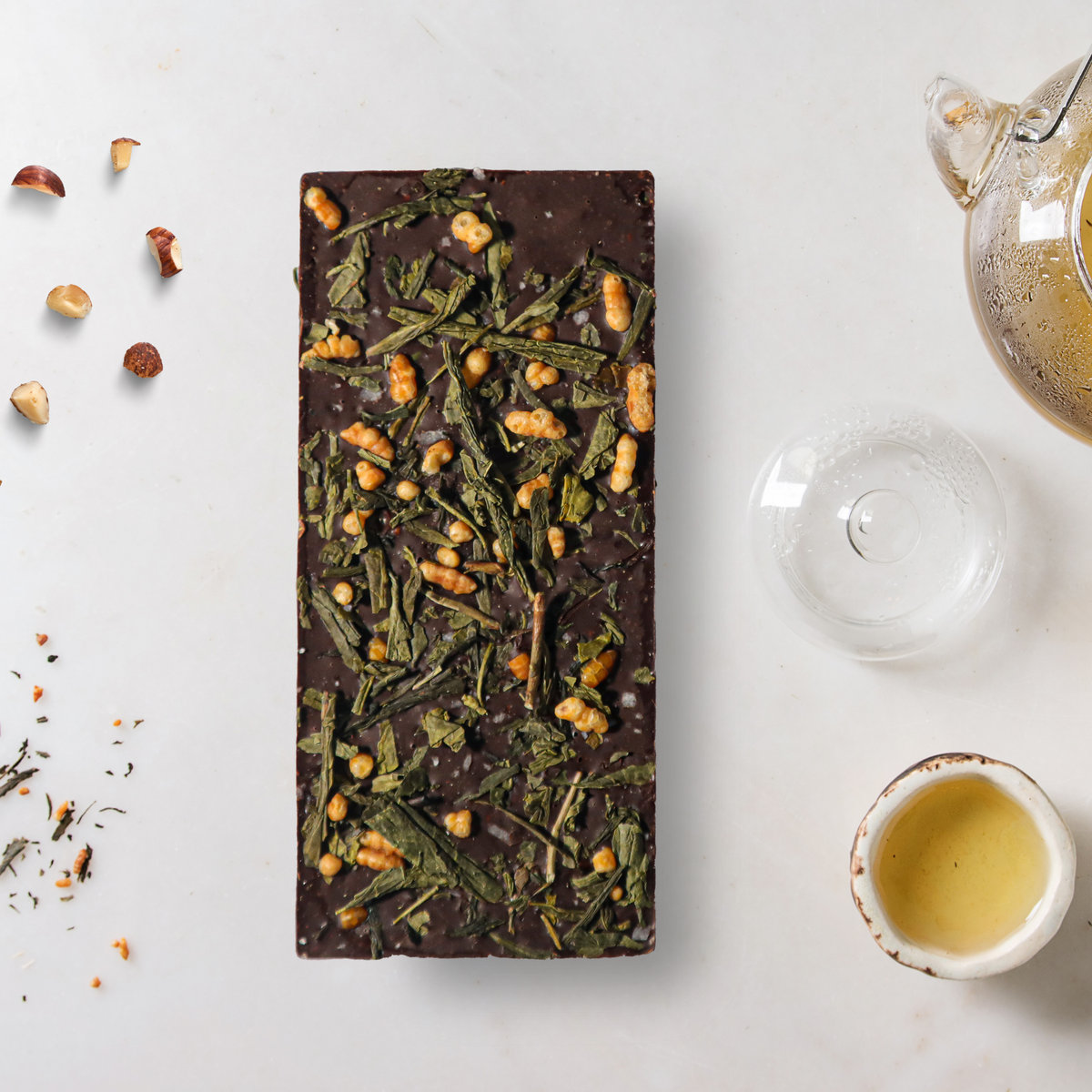 Genmaicha Hazelnut | Belgian Dark Chocolate Bar with Tea – Open